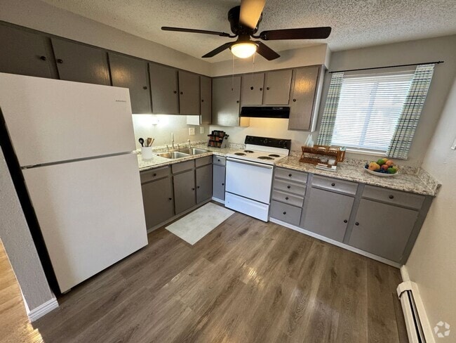 Building Photo - 322 Bonnie Ct Unit 101 Rental