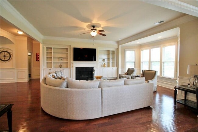 Photo - 4030 Rotterdam Pass