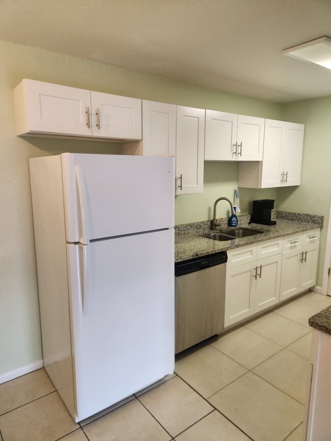 Photo - 2130 Forest Knoll Dr NE