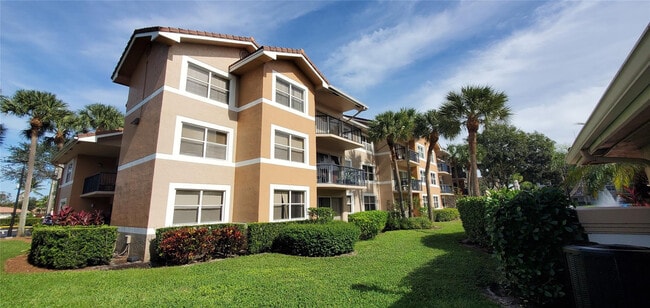 Photo - 8781 Wiles Rd Unidad 308