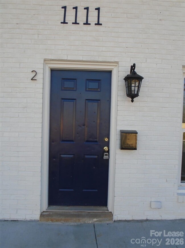 Photo - 1111 Belmont Ave Unit 2