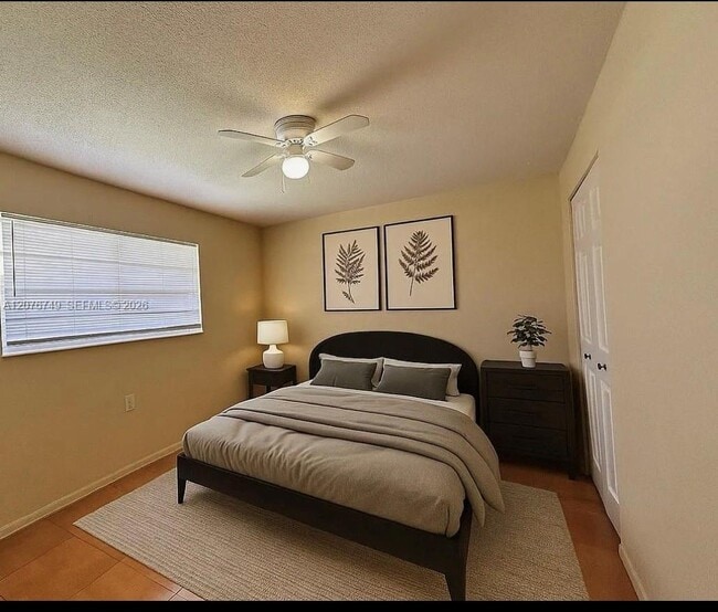 6035 SW 39th St Unit 1