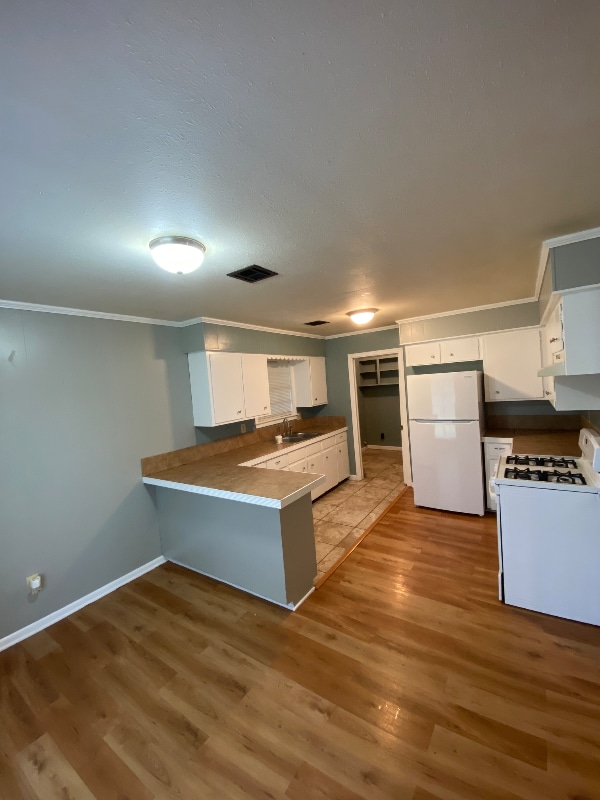 Photo - 125 N Loop St