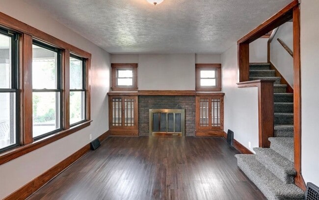 Photo - Beautiful & Spacious 3 Bedroom, 2 Bathroom Home in South Omaha – 1,872 Sq Ft