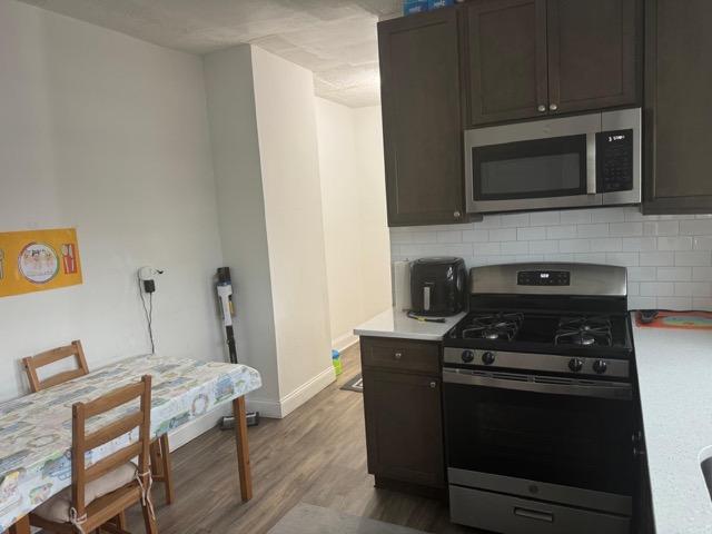 Photo - 647 Anderson Ave Unidad 3 rear