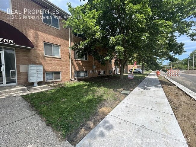 1424 S Pennsylvania Ave Unit 15