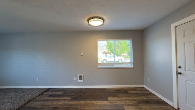 Photo - Updated 2 Bedroom Duplex in Hood River Heights