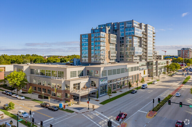 Building Photo - Galaxie High Rise Apartments