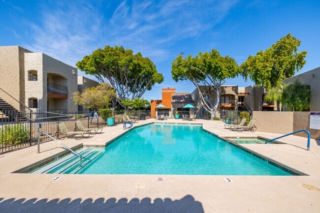 Paradise Foothills Apartment Homes
