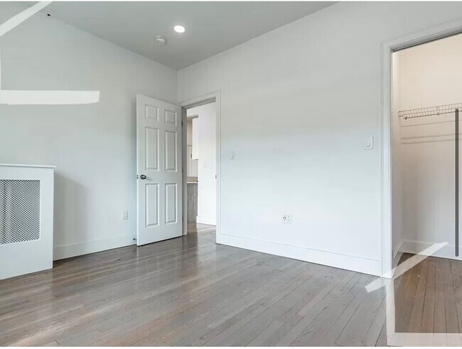 Photo - 11 Peterborough St Apartments Unit 2