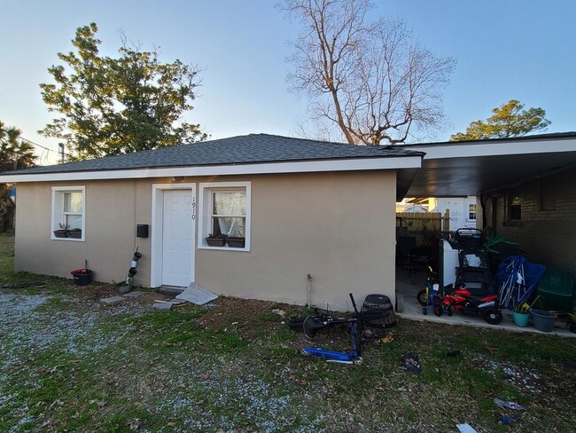 Building Photo - 1910 Ree St