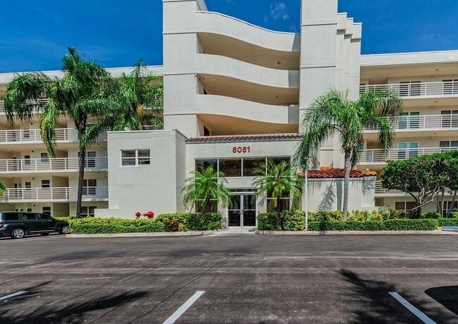 Photo - 6061 Bahia Del Mar Cir Unidad 448