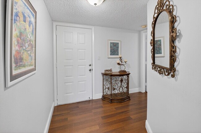 Photo - 6866 Huntington Ln Unit 607