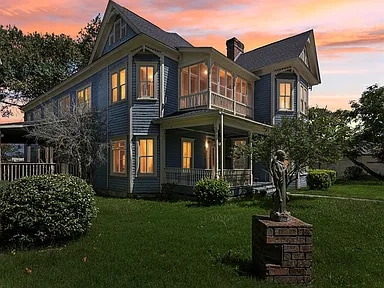 Building Photo - 250 N Main St