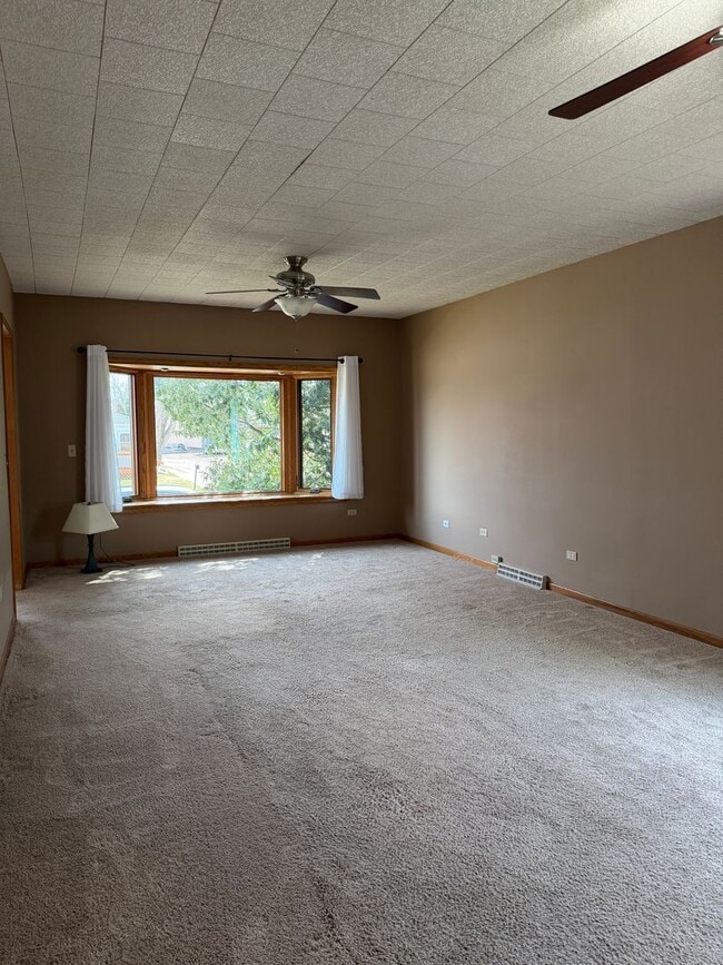 Photo - 3 Bed, 2 Bath Home with Garage