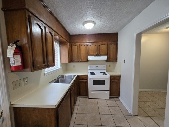 Building Photo - 116 Oak Ridge Ave Rental