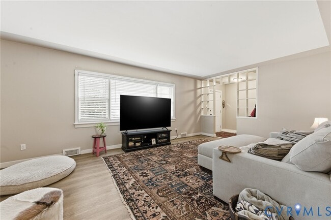 Photo - 4910 Monumental St