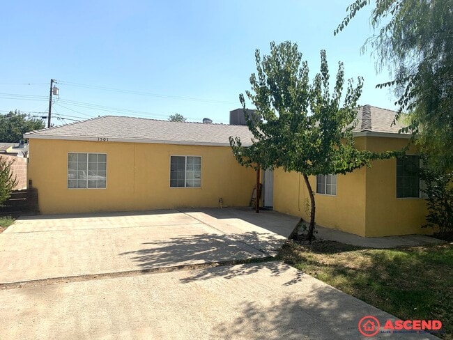 Building Photo - Charming 4-Bed Rental with Bonus Space & Room to Grow