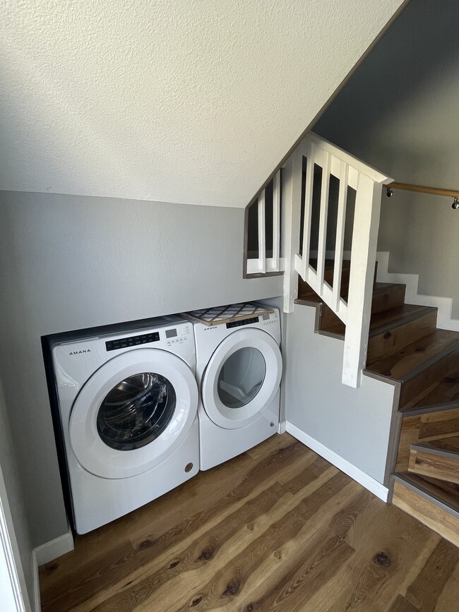 Photo - 105 W Summit St