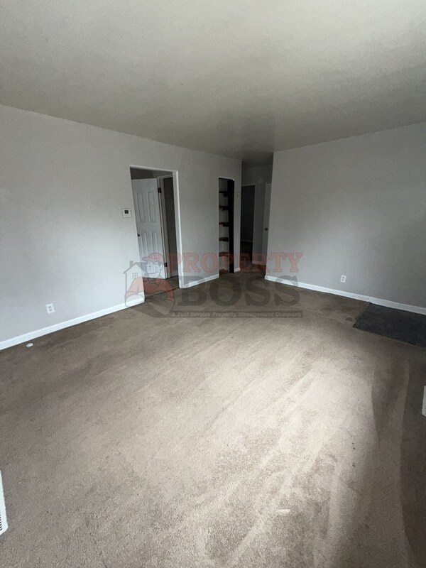 Photo - 816 E 35th Ct