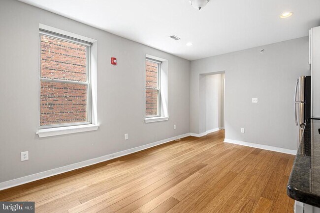 Photo - 616 S 4th St Unit 2R