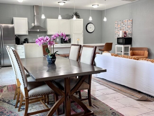 Photo - 301 Tabor St