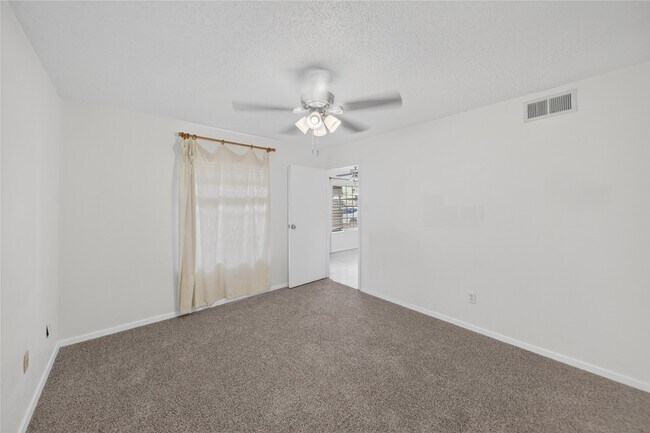 Photo - 2750 Holly Hall St Unidad 1706
