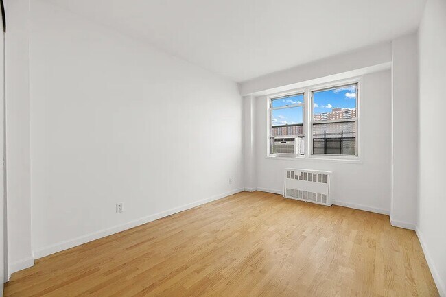 Photo - 620 Malcolm X Blvd Unit 11N