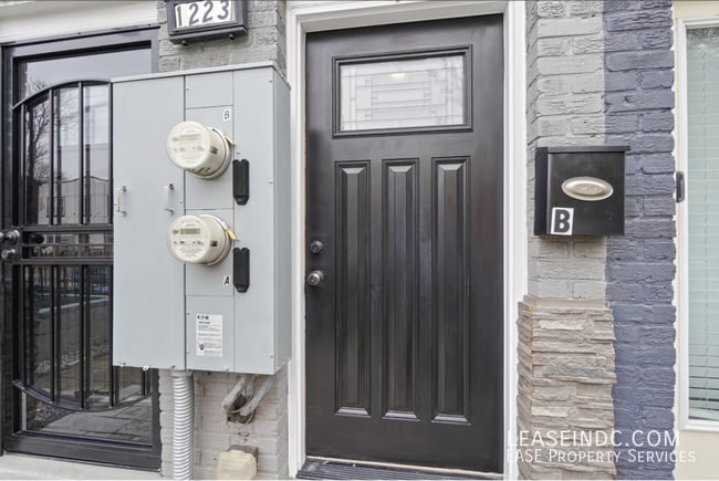 Photo - 1223 16th St NE Unit #2