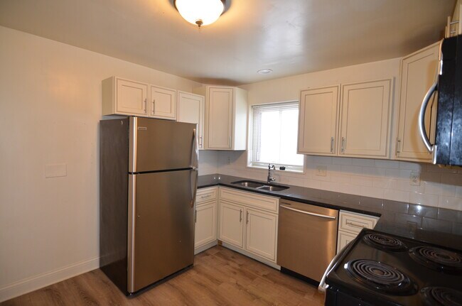 Photo - 4146 South Ave Unit 1