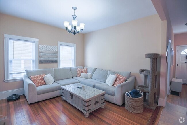 Building Photo - 167 Jefferson Ave Unit 1 Rental