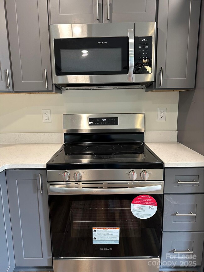 Photo - 317 W Newton St