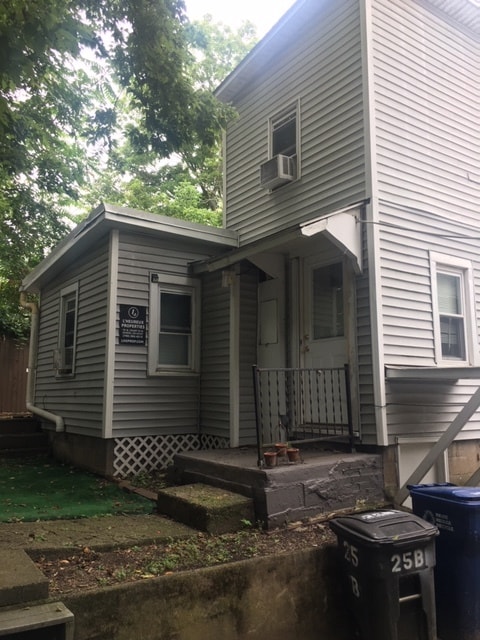 Building Photo - 25 N Congress St Unit 25B Rental