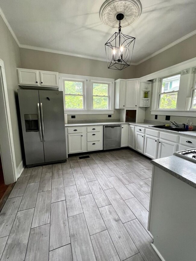 Photo - Downtown Marion Rental!