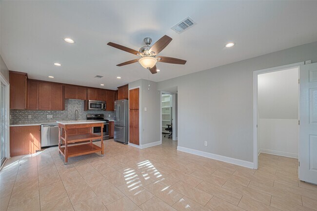 Photo - 15803 Locust Grove Dr