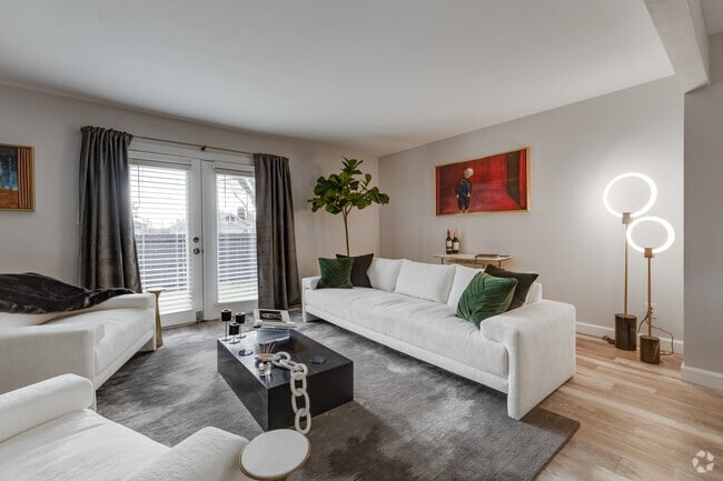 4BR, 2BA - 1400 SF - University Parallel - Student Housing Only