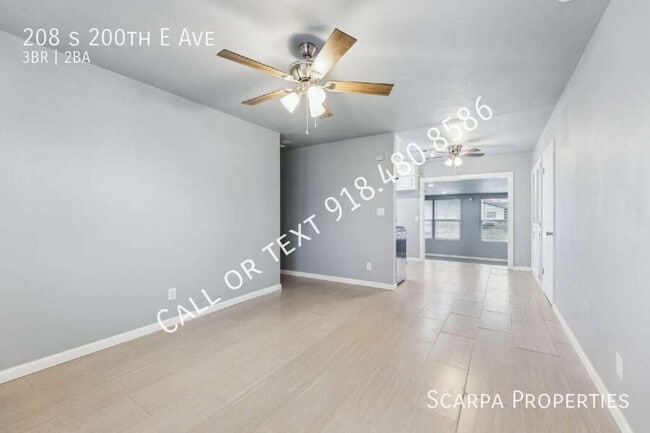 Photo - 208 S 200th E Ave