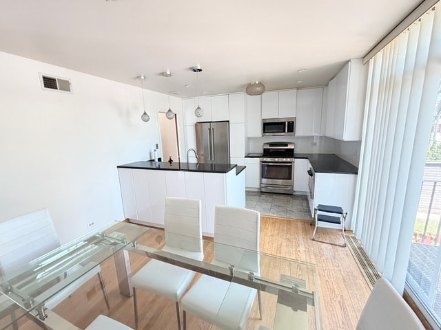 Photo - 5557 S Harper Ave