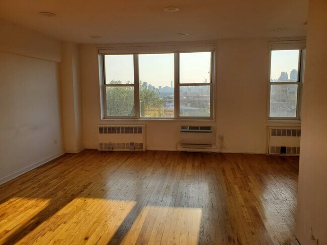 Photo - 50-15-50-39 39th St Condo Unit 6B