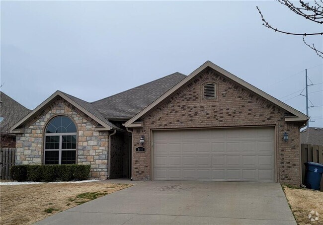Building Photo - 3800 SW Town Vu Rd Rental