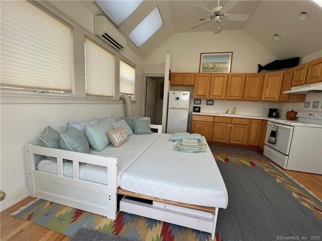 Photo - 141 Middle Beach Rd