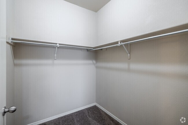 Classic - 2BR, 1BA - 822SF - Closet
