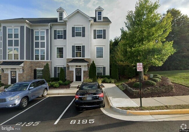 Building Photo - 8195 Falls Grove Dr Rental