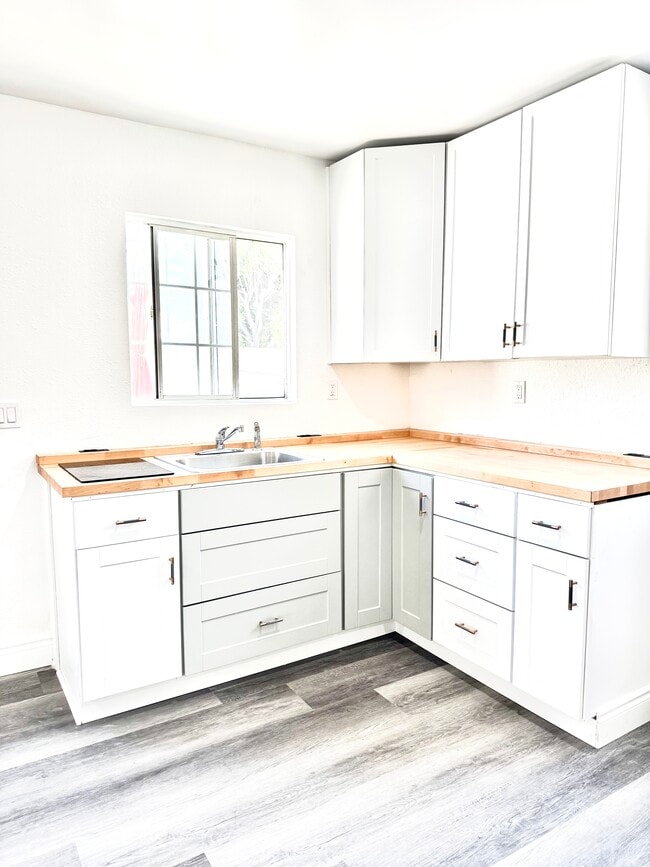 Photo - 525 Sycamore Pl Unit 1