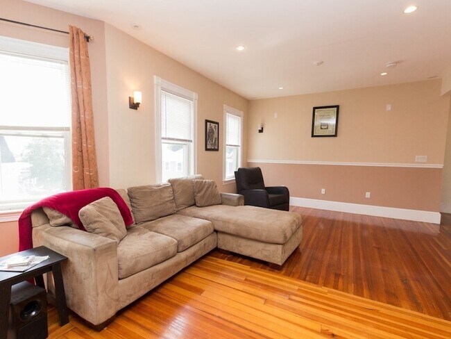 Photo - 24 Pierce Ave Unit 3br,2brStu
