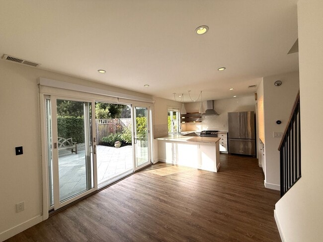 Photo - STUNNING THREE BEDROOM PLUS OFFICE MARINER GREEN CONDO WITH GREAT OUTDOOR SPACE