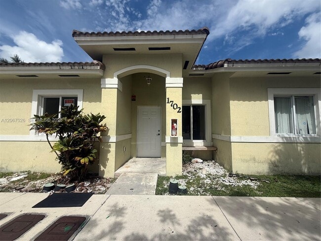 Building Photo - 13240 Old Biscayne Dr Unit 1702