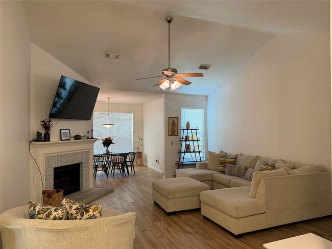 Photo - 2909 Linda Dr