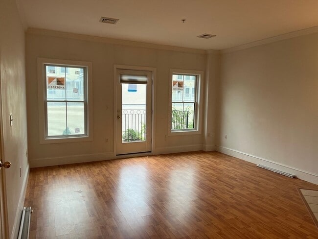 Photo - 426 Mt Hope St Unit 412