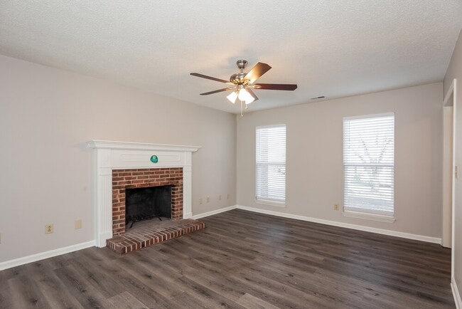 Photo - 2341 Castlecomer Dr